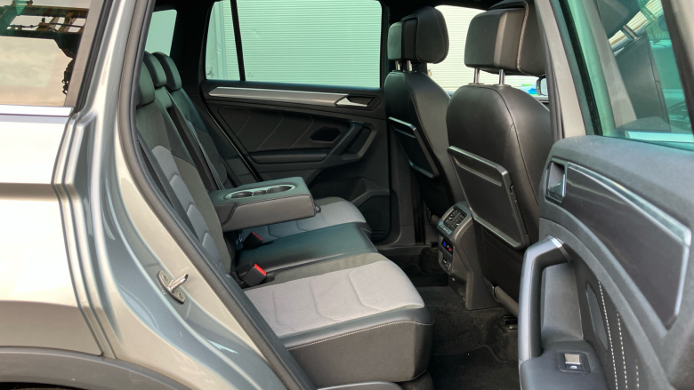 Volkswagen Tiguan 2.0 TDi 150 R-Line 5dr DSG Diesel Estate